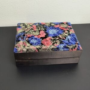 Avon Velvet Top Satin Vintage 1994' Luxury Jewelry Storage Box  Black/ Floral